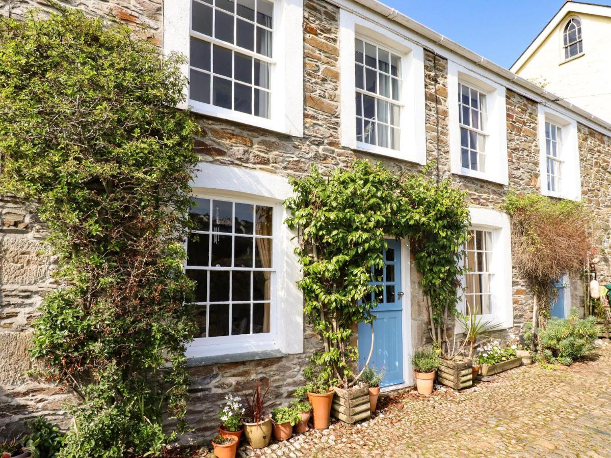 4 Elm Terrace *